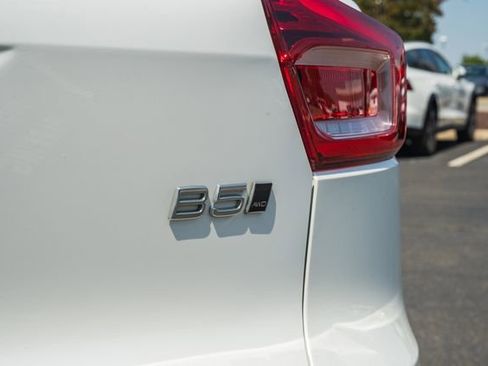 Certified 2024 Volvo XC40 B5 Ultimate AWD/4WD image 8