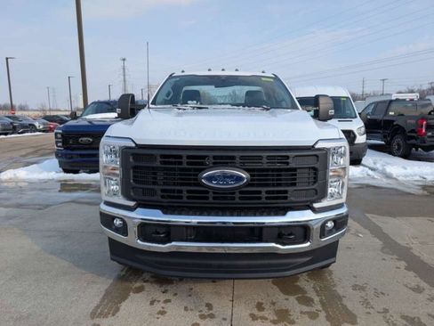 New 2026 Ford F350 XL w/ FX4 Off-Road Package image 2