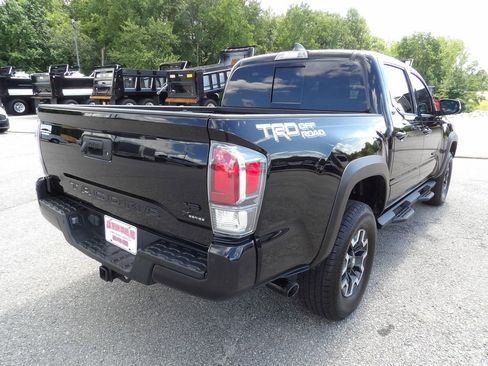 Used 2022 Toyota Tacoma TRD Off-Road w/ Technology Package RWD image 7