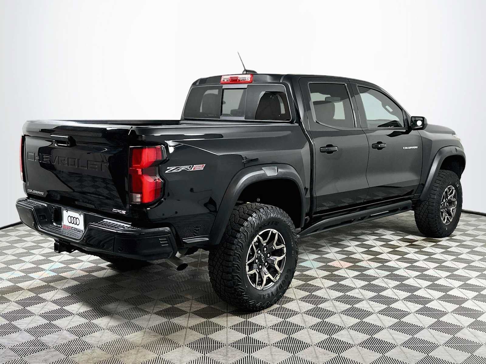 Used 2024 Chevrolet Colorado ZR2 w/ Safety Package AWD/4WD image 7