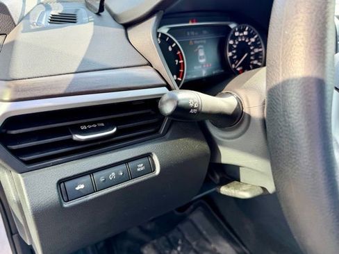 Used 2025 Nissan Altima 2.5 SV image 24