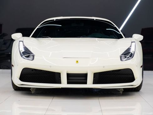 Used 2018 Ferrari 488 GTB RWD image 2