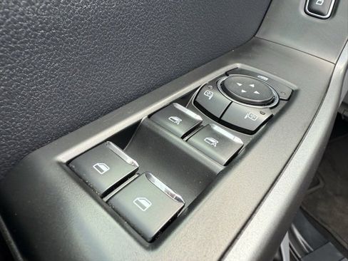 Used 2025 Ford F350 XLT image 12