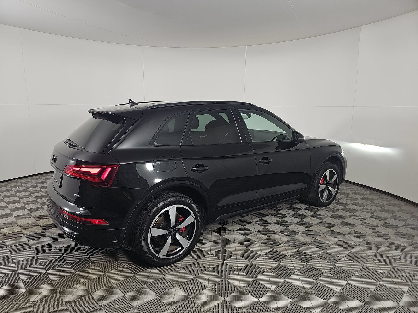 Used 2024 Audi Q5 2.0T Premium Plus w/ Premium Plus Package AWD/4WD image 4