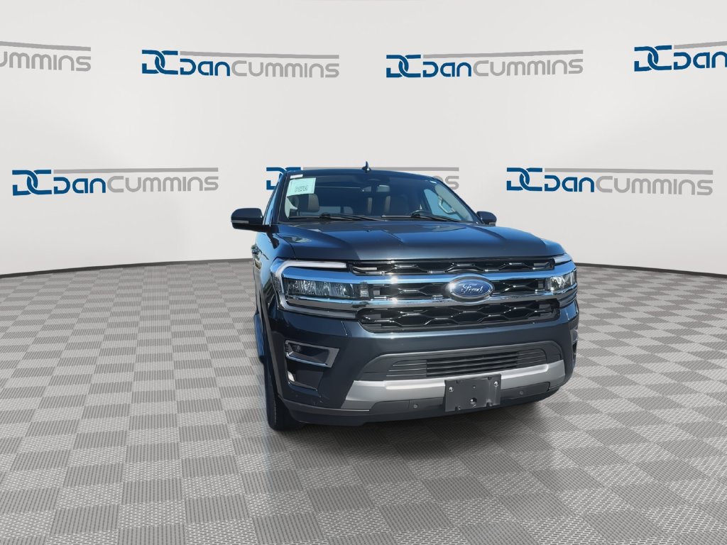 Used 2024 Ford Expedition Limited AWD/4WD image 3
