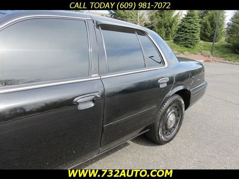 Used 2005 Ford Crown Victoria Police Interceptor RWD image 23