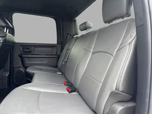 Used 2024 RAM 3500 Tradesman w/ Chrome Appearance Group AWD/4WD image 16