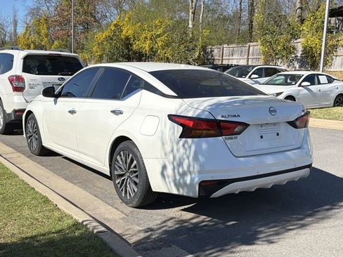 Used 2023 Nissan Altima 2.5 SV image 5