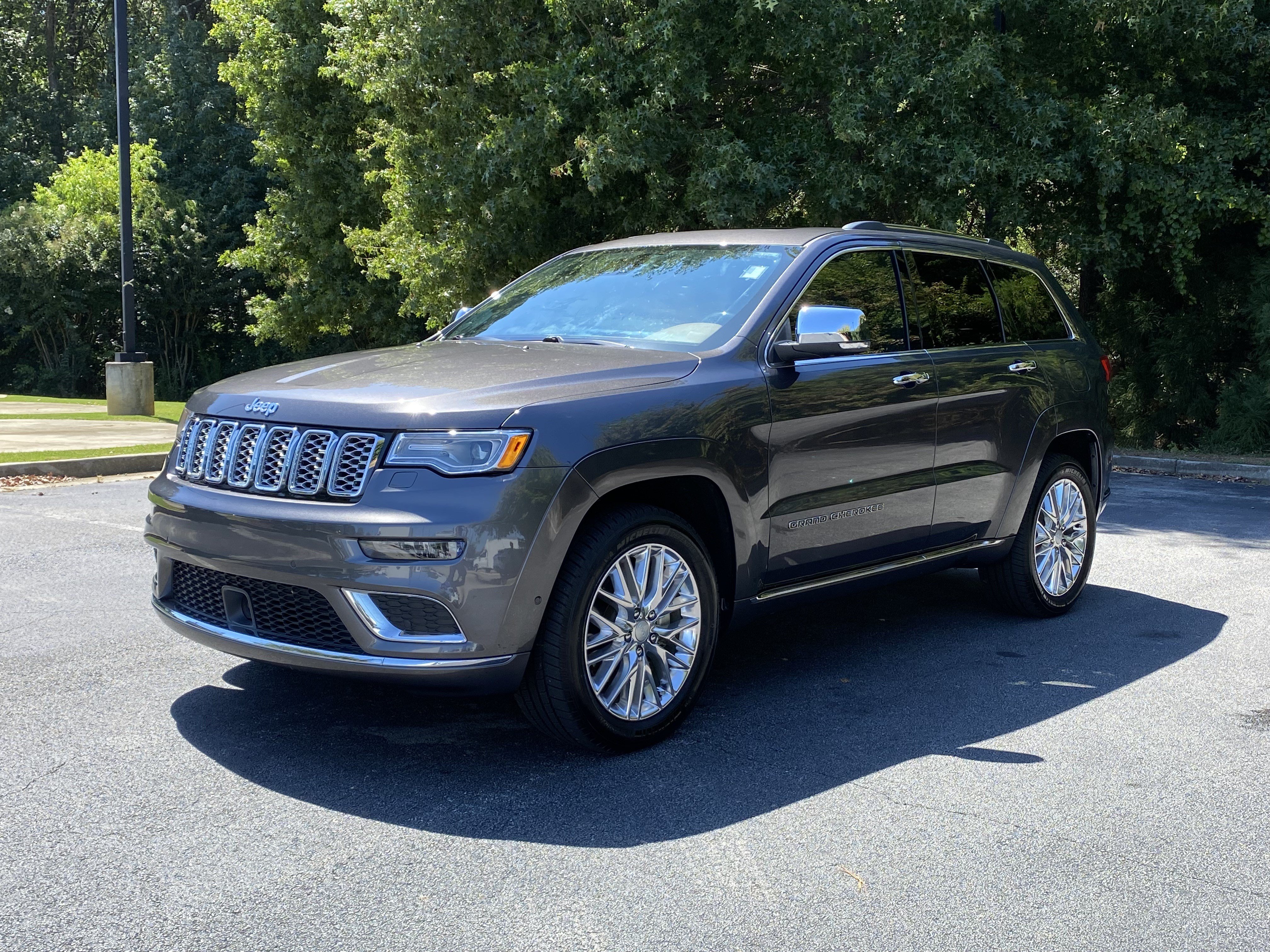 Used 2017 Jeep Grand Cherokee Summit AWD/4WD image 5