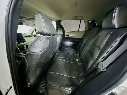 Used 2024 Toyota Corolla Cross LE image 12