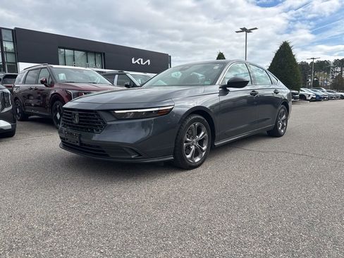 Used 2024 Honda Accord EX image 2