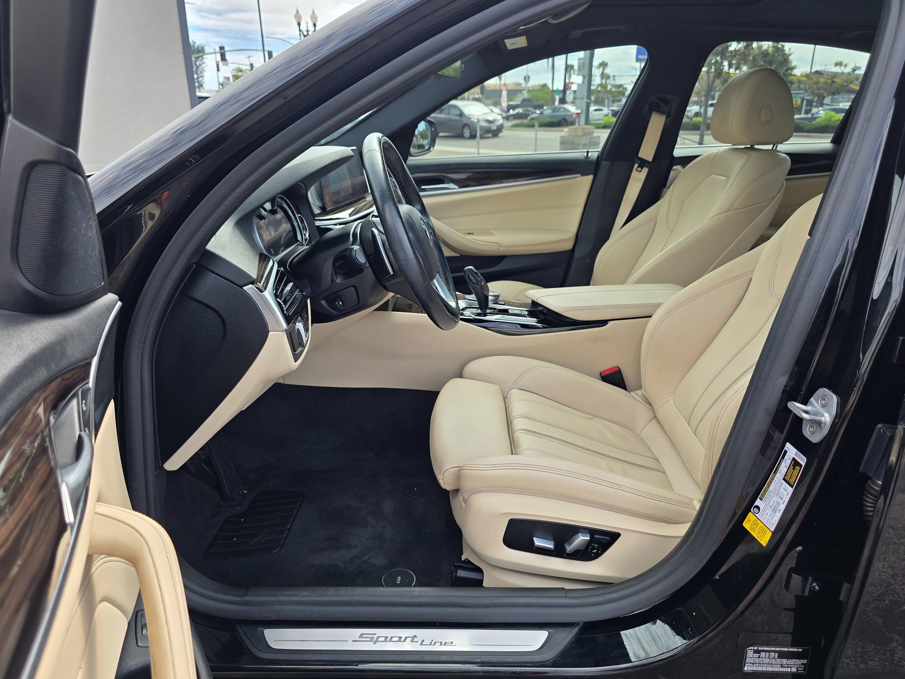 Used 2019 BMW 540i w/ Convenience Package RWD image 17