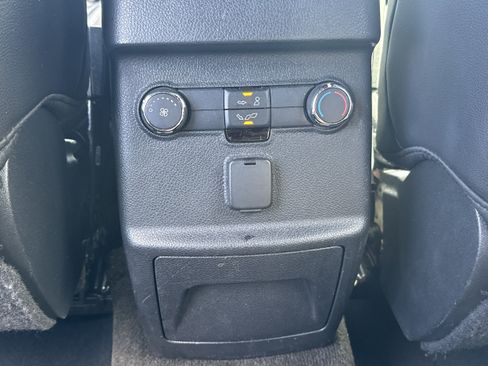 Used 2017 Ford Explorer XLT w/ Equipment Group 202A FWD image 22