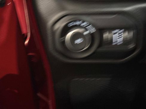 Used 2019 Jeep Wrangler Unlimited Sahara image 26