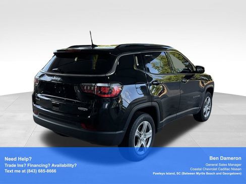 Used 2023 Jeep Compass Latitude AWD/4WD image 6