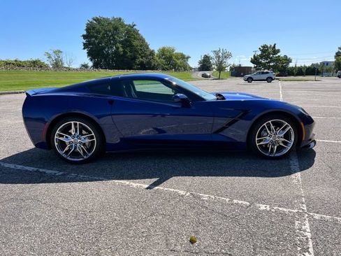 Used 2017 Chevrolet Corvette Stingray Coupe w/ Battery Protection Package RWD image 12