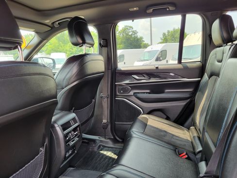 Used 2023 Jeep Grand Cherokee Trailhawk w/ Advanced Protech Group II AWD/4WD image 18