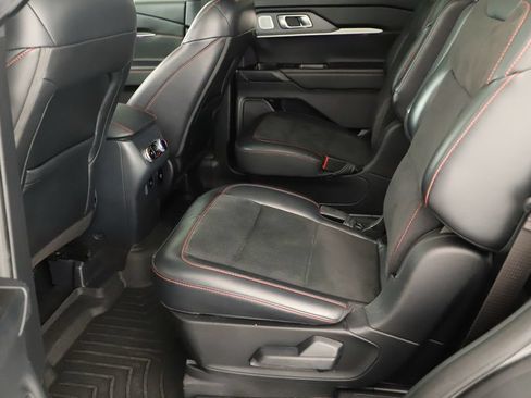 Used 2025 Ford Explorer ST AWD/4WD image 28