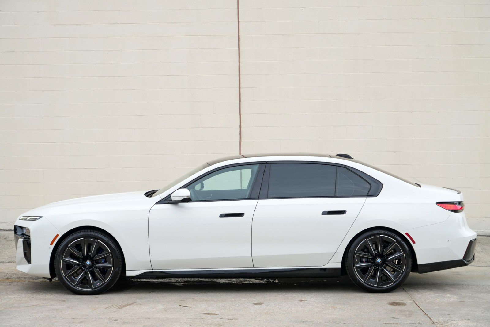 Used 2023 BMW 740i RWD image 62