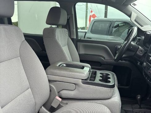 Used 2017 Chevrolet Silverado 2500 W/T AWD/4WD image 5