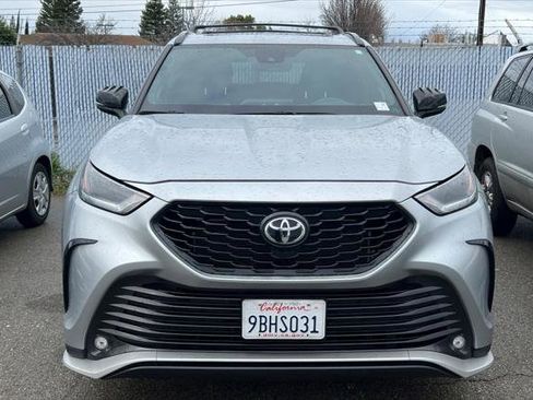 Certified 2022 Toyota Highlander XSE image 6