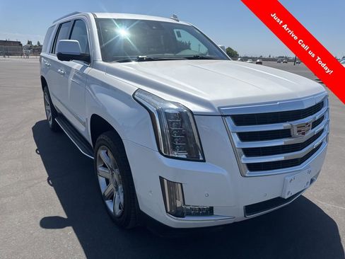 Used 2020 Cadillac Escalade Luxury RWD image 1