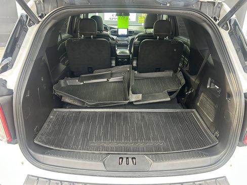 Used 2020 Ford Explorer XLT w/ Equipment Group 202A AWD/4WD image 23