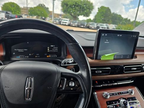 Used 2020 Lincoln Aviator Reserve w/ Equipment Group 202A AWD/4WD image 9