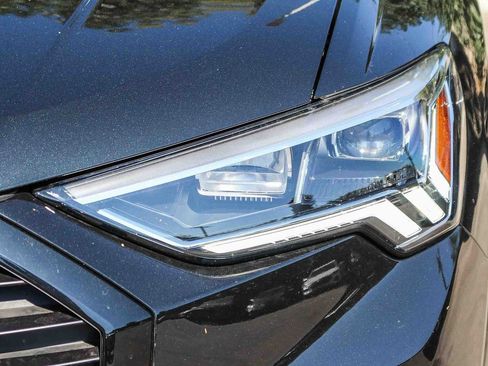 Used 2025 Audi Q3 2.0T Premium w/ Convenience Package AWD/4WD image 4
