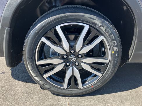 Used 2022 Honda Pilot Touring image 9