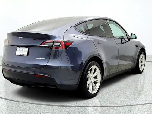 Used 2023 Tesla Model Y AWD image 5