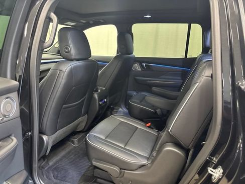 Used 2026 Buick Enclave Avenir w/ Super Cruise Package AWD/4WD image 19