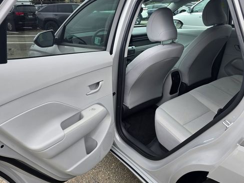Used 2024 Hyundai Kona SEL FWD image 13