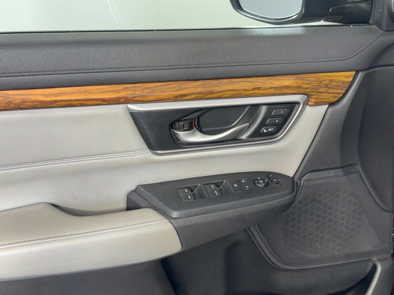 Used 2017 Honda CR-V Touring image 15