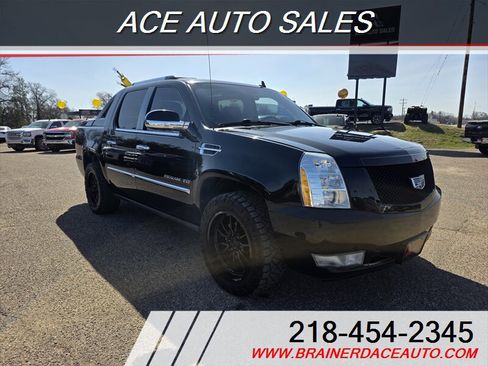 Used 2013 Cadillac Escalade EXT Premium AWD/4WD image 2