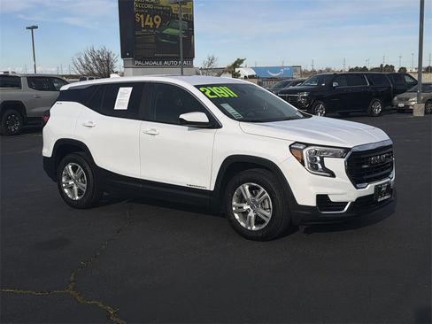 Used 2024 GMC Terrain SLE image 38