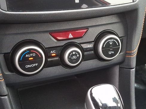 Used 2020 Subaru Crosstrek 2.0i Limited w/ Moonroof Package w/Navigation image 16