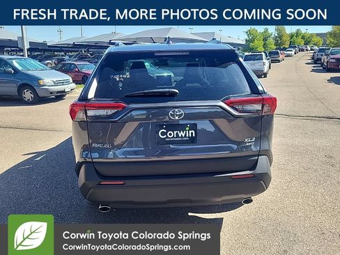 Used 2025 Toyota RAV4 XLE AWD/4WD image 5