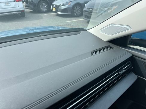 Used 2025 Volkswagen Jetta SE image 35