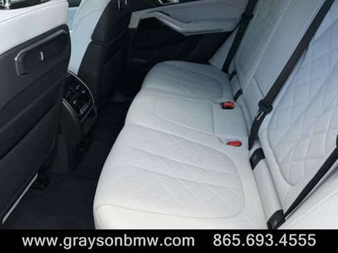 Used 2024 BMW X5 xDrive40i w/ M Sport Package AWD/4WD image 17