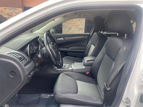 Used 2020 Chrysler 300 Touring w/ Sport Appearance Package RWD image 9