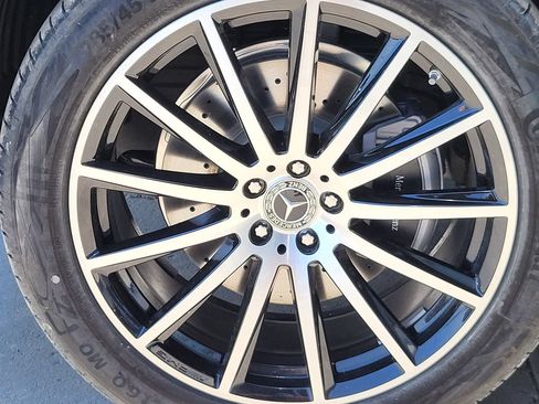 Used 2025 Mercedes-Benz GLS 450 4MATIC image 8