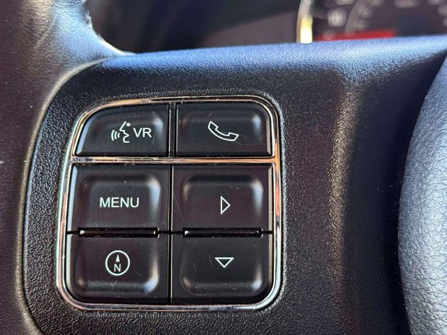Used 2016 Jeep Wrangler Unlimited Rubicon w/ Connectivity Group AWD/4WD image 25