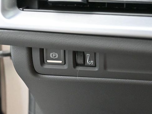 Certified 2024 Cadillac XT4 Luxury w/ Cold Weather Package FWD image 25