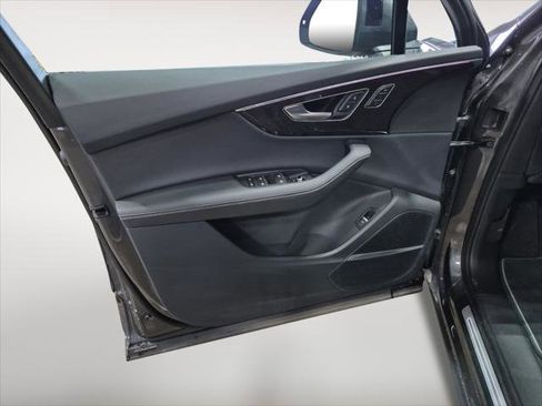 Used 2025 Audi Q7 2.0T Premium Plus image 11