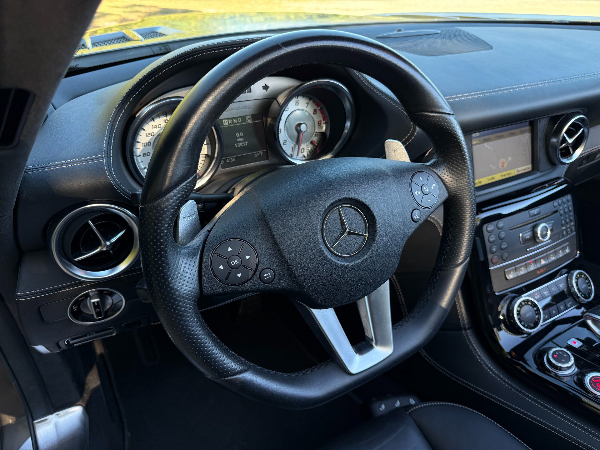 Used 2012 Mercedes-Benz SLS AMG Roadster image 18
