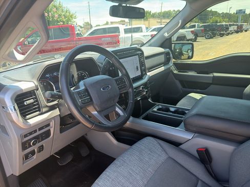 Used 2022 Ford F150 XLT w/ Equipment Group 302A High RWD image 19
