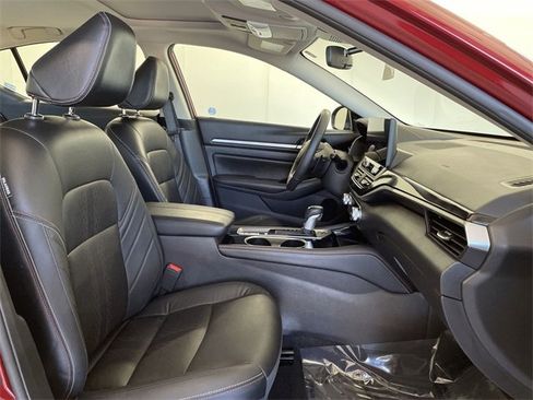 Certified 2024 Nissan Altima 2.0 SR image 18