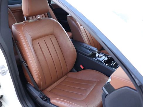 Used 2018 Mercedes-Benz CLS 550 w/ Premium 2 Package image 34