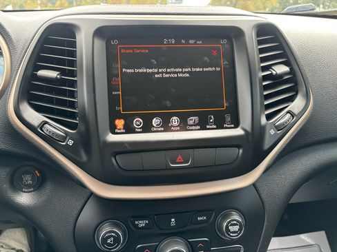 Used 2014 Jeep Cherokee Limited image 15